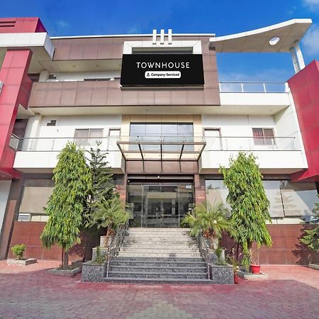 Super Townhouse Lalghati Near Airport 博帕尔 外观 照片