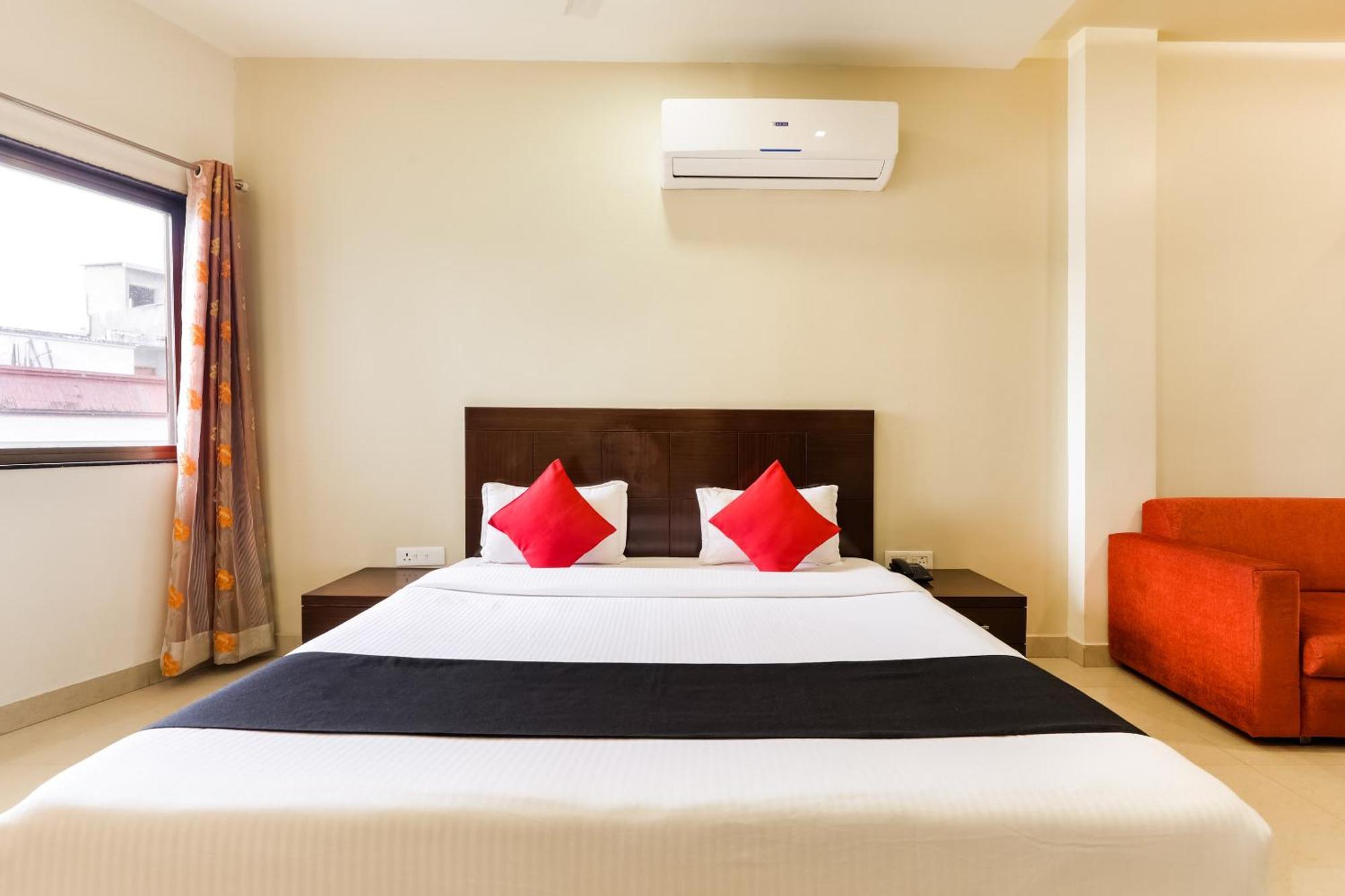 Super Townhouse Lalghati Near Airport 博帕尔 外观 照片