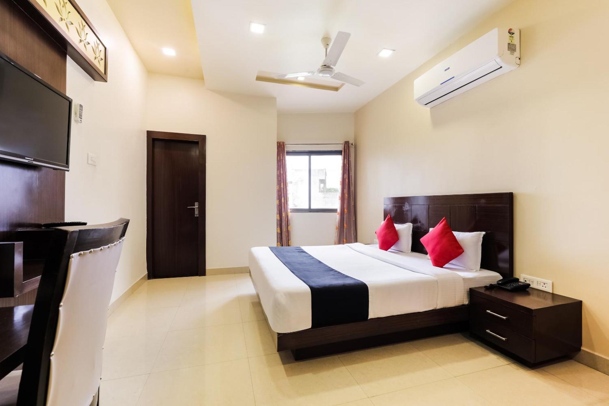 Super Townhouse Lalghati Near Airport 博帕尔 外观 照片