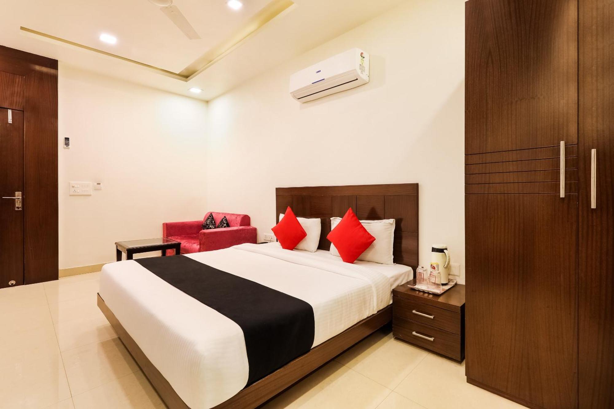 Super Townhouse Lalghati Near Airport 博帕尔 外观 照片
