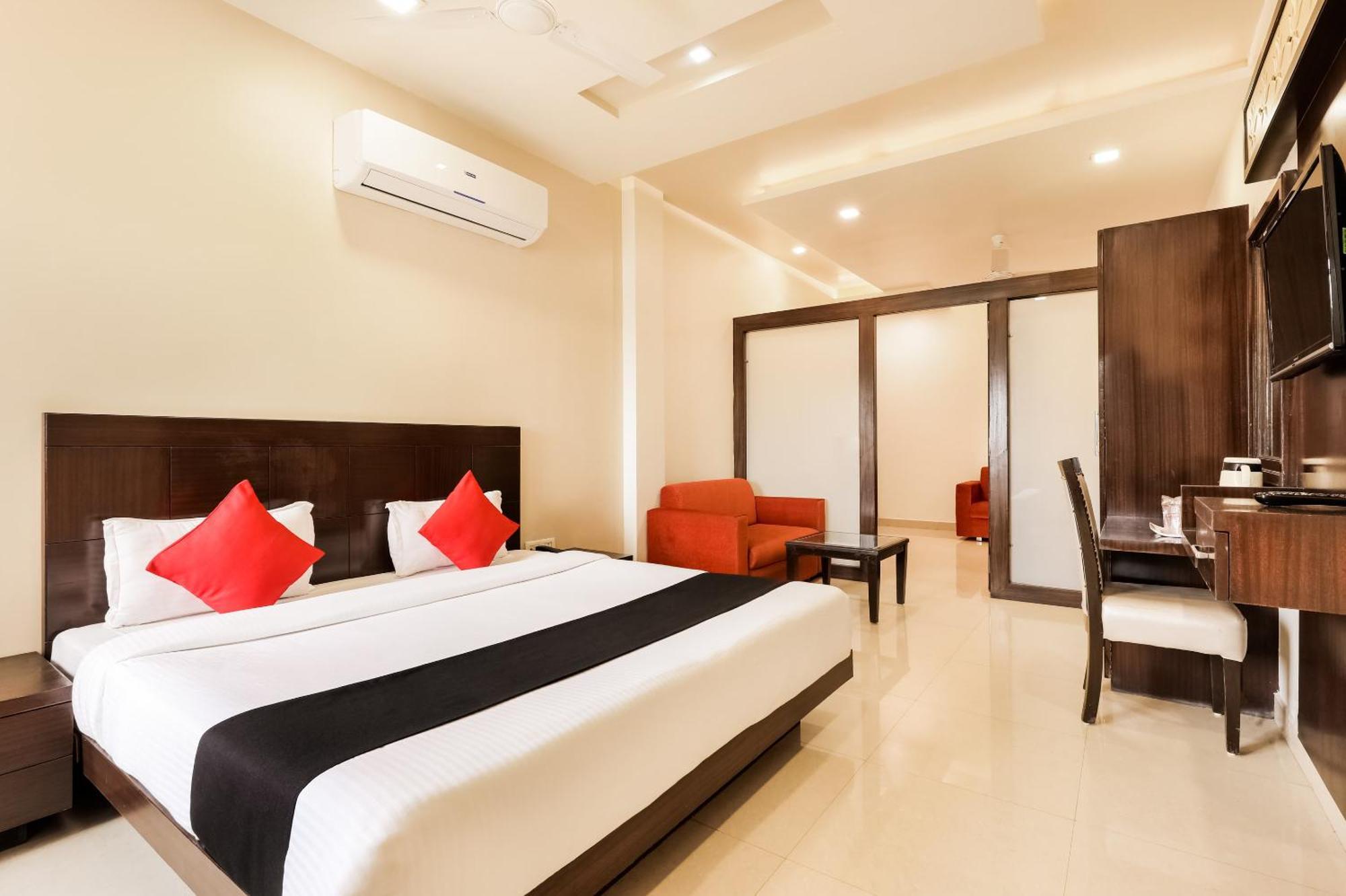 Super Townhouse Lalghati Near Airport 博帕尔 外观 照片