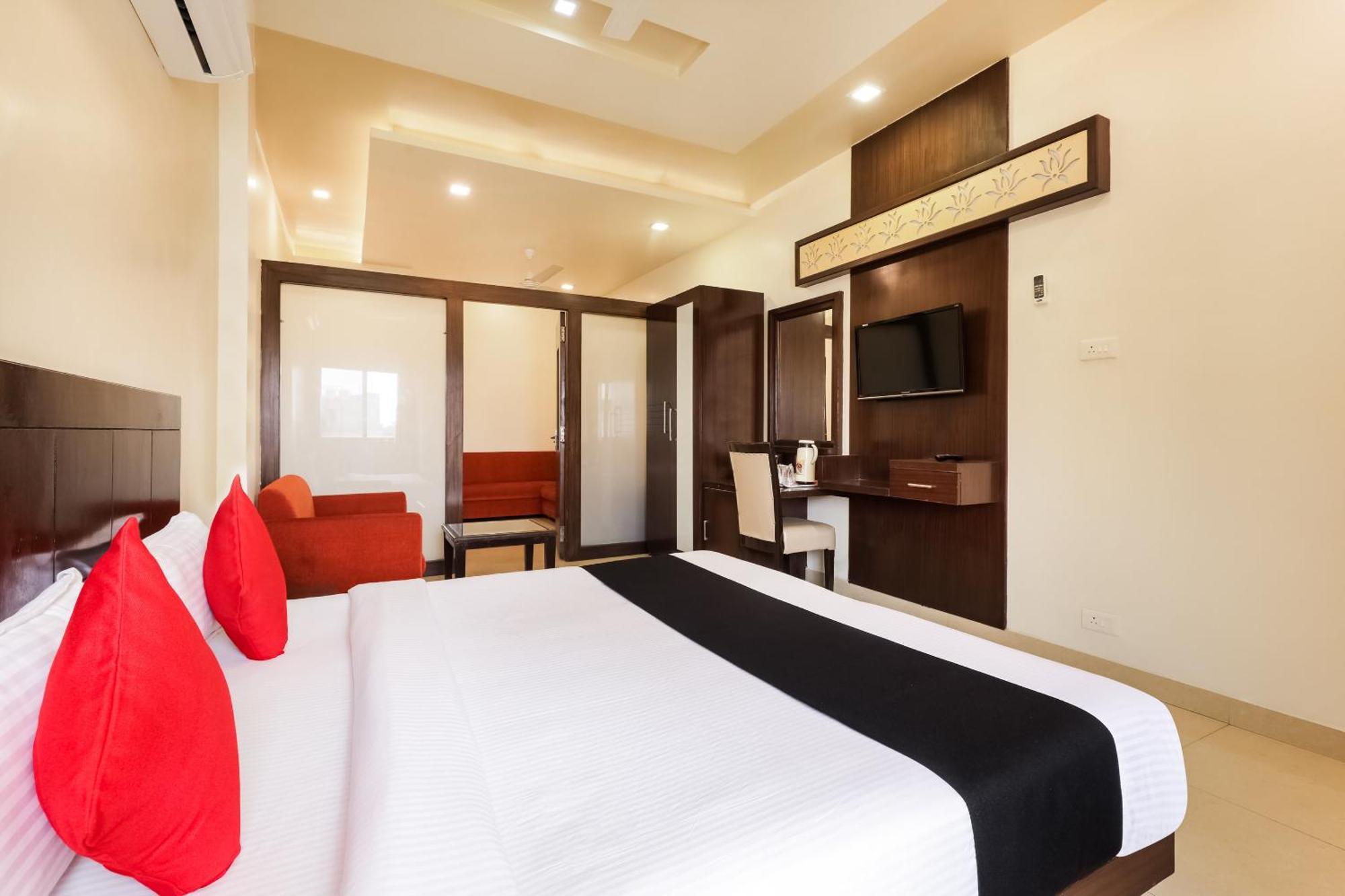 Super Townhouse Lalghati Near Airport 博帕尔 外观 照片