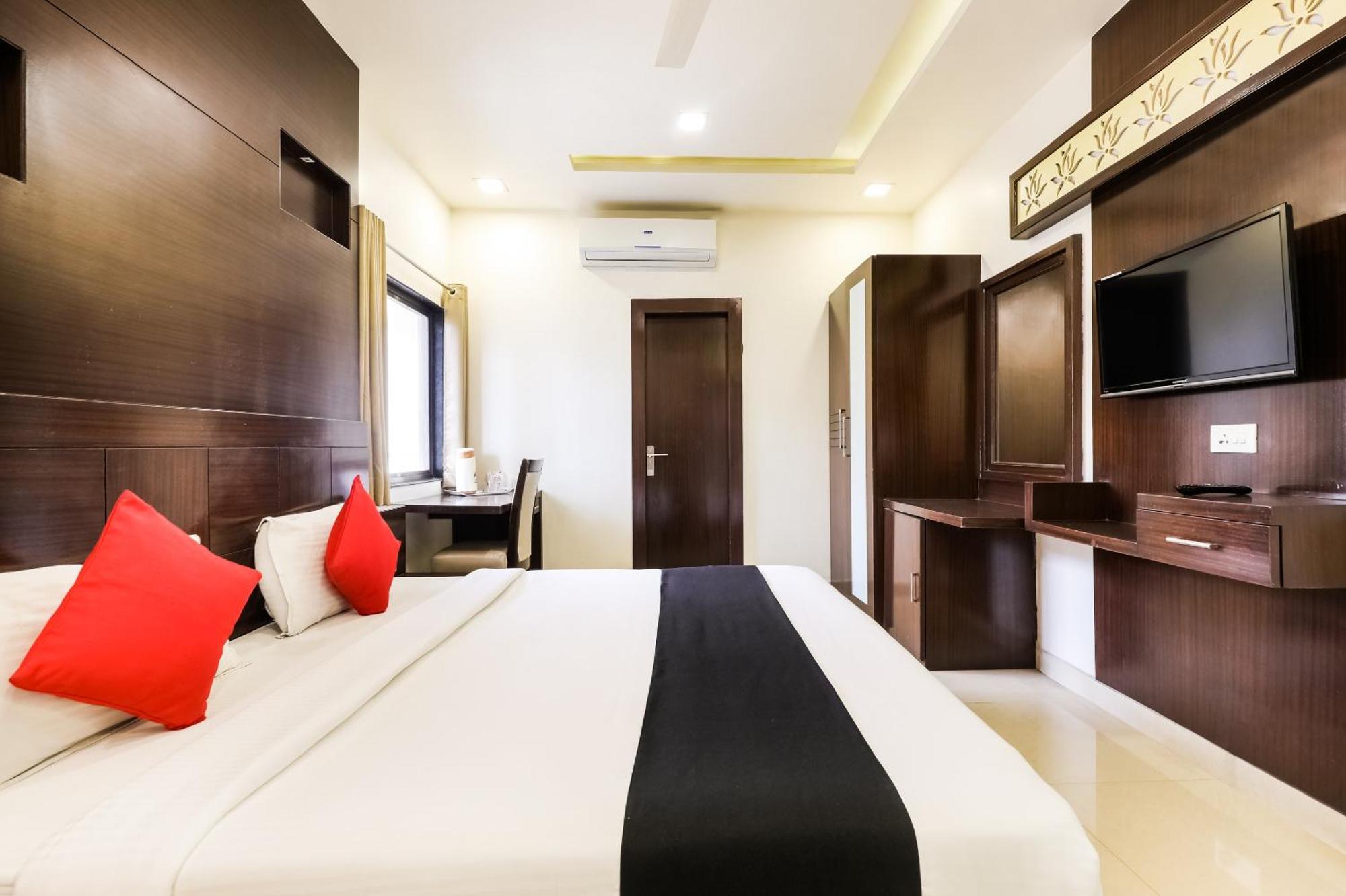 Super Townhouse Lalghati Near Airport 博帕尔 外观 照片