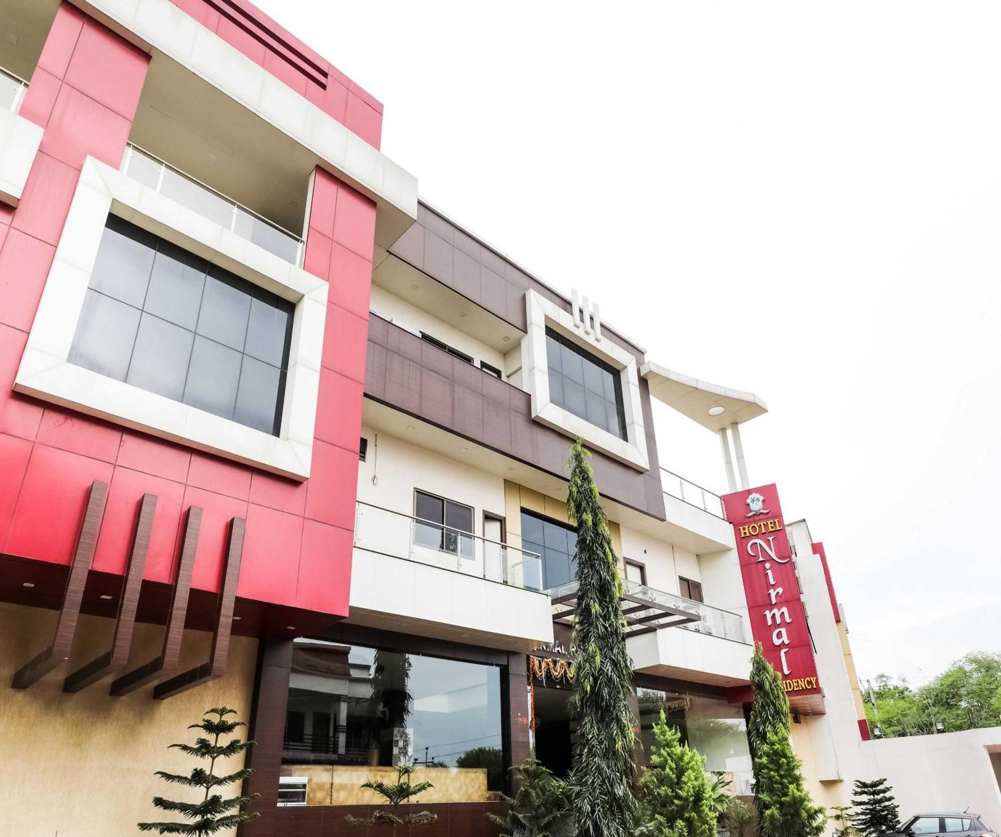 Super Townhouse Lalghati Near Airport 博帕尔 外观 照片