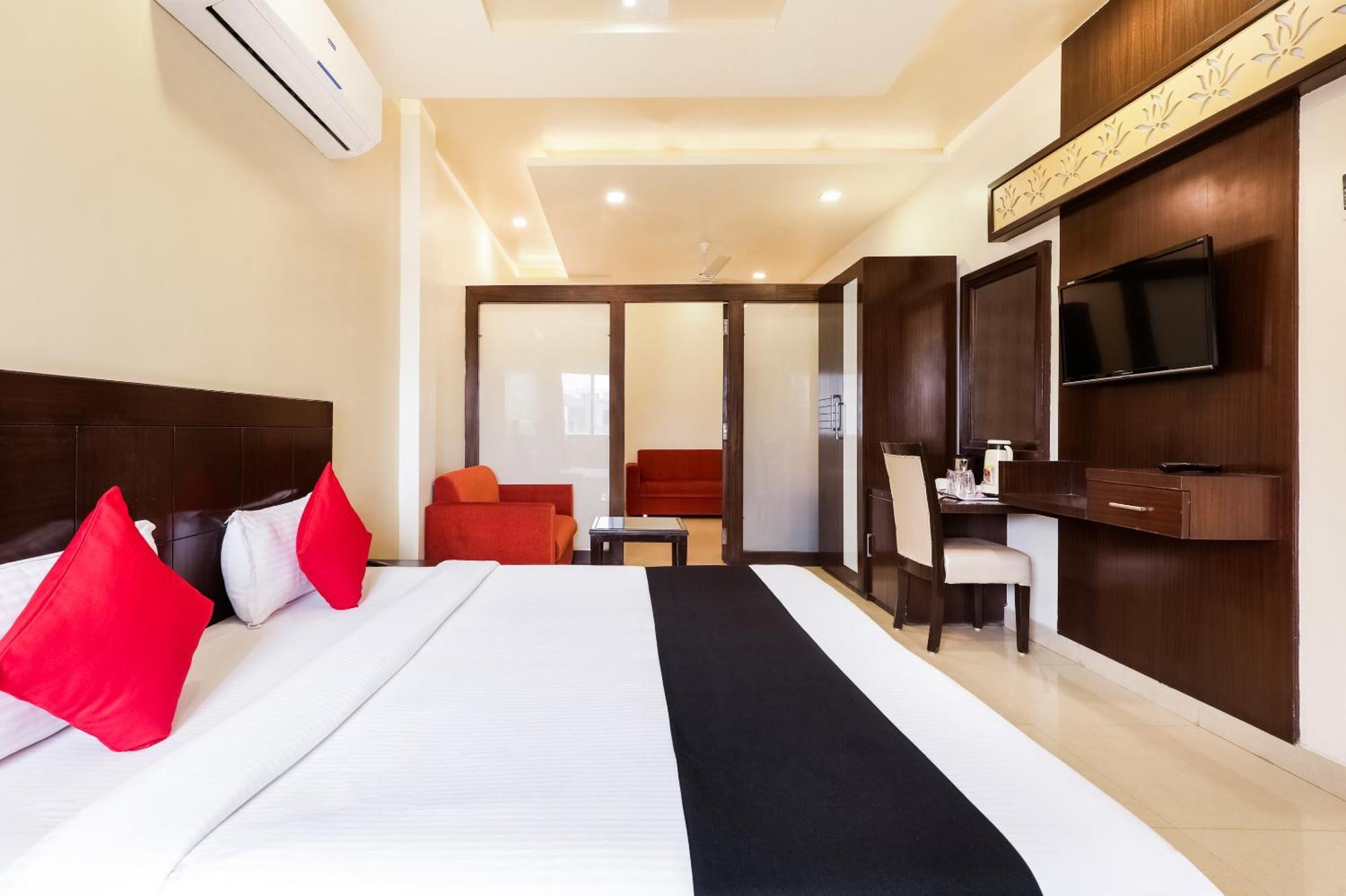 Super Townhouse Lalghati Near Airport 博帕尔 外观 照片