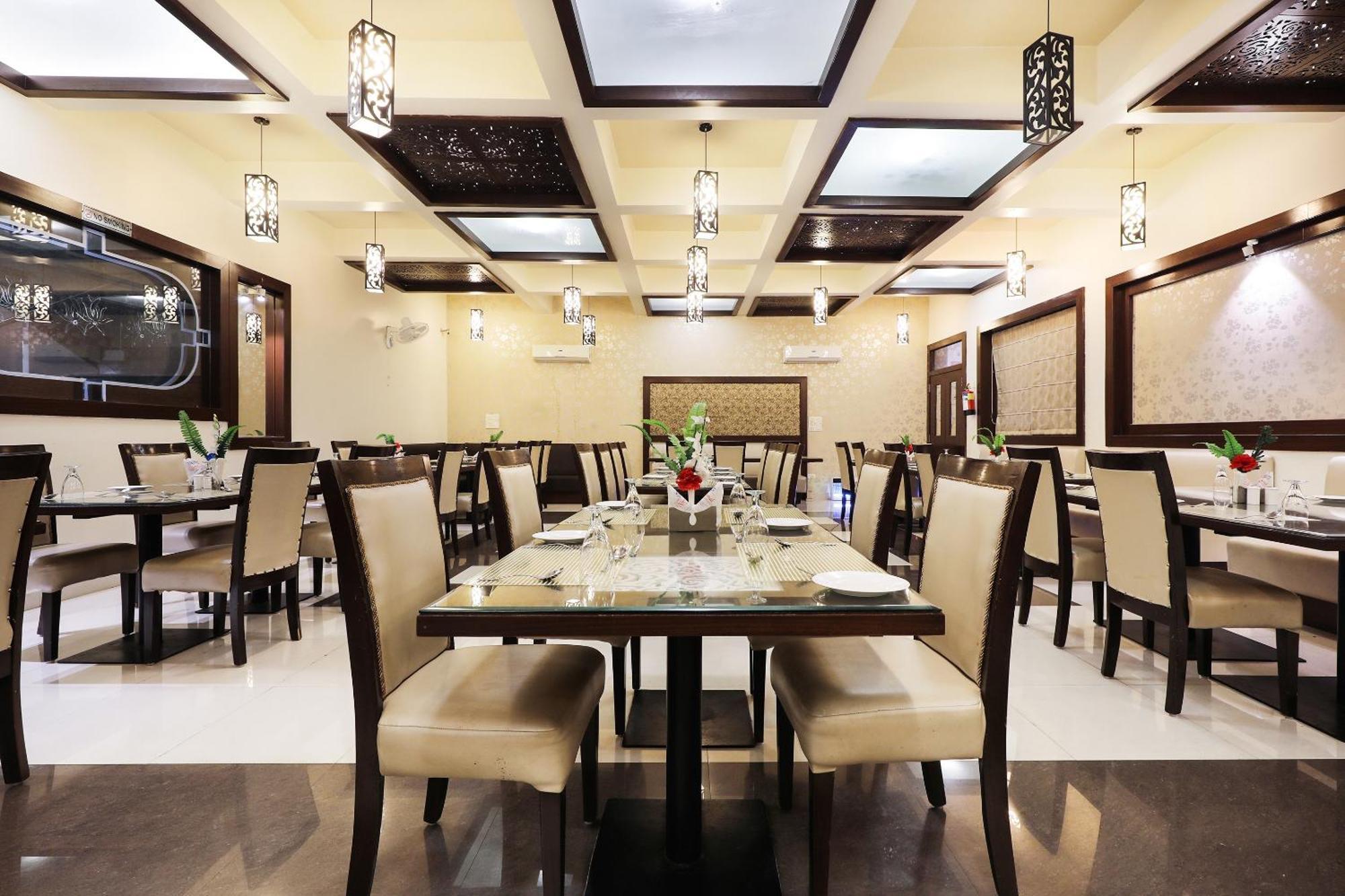 Super Townhouse Lalghati Near Airport 博帕尔 外观 照片