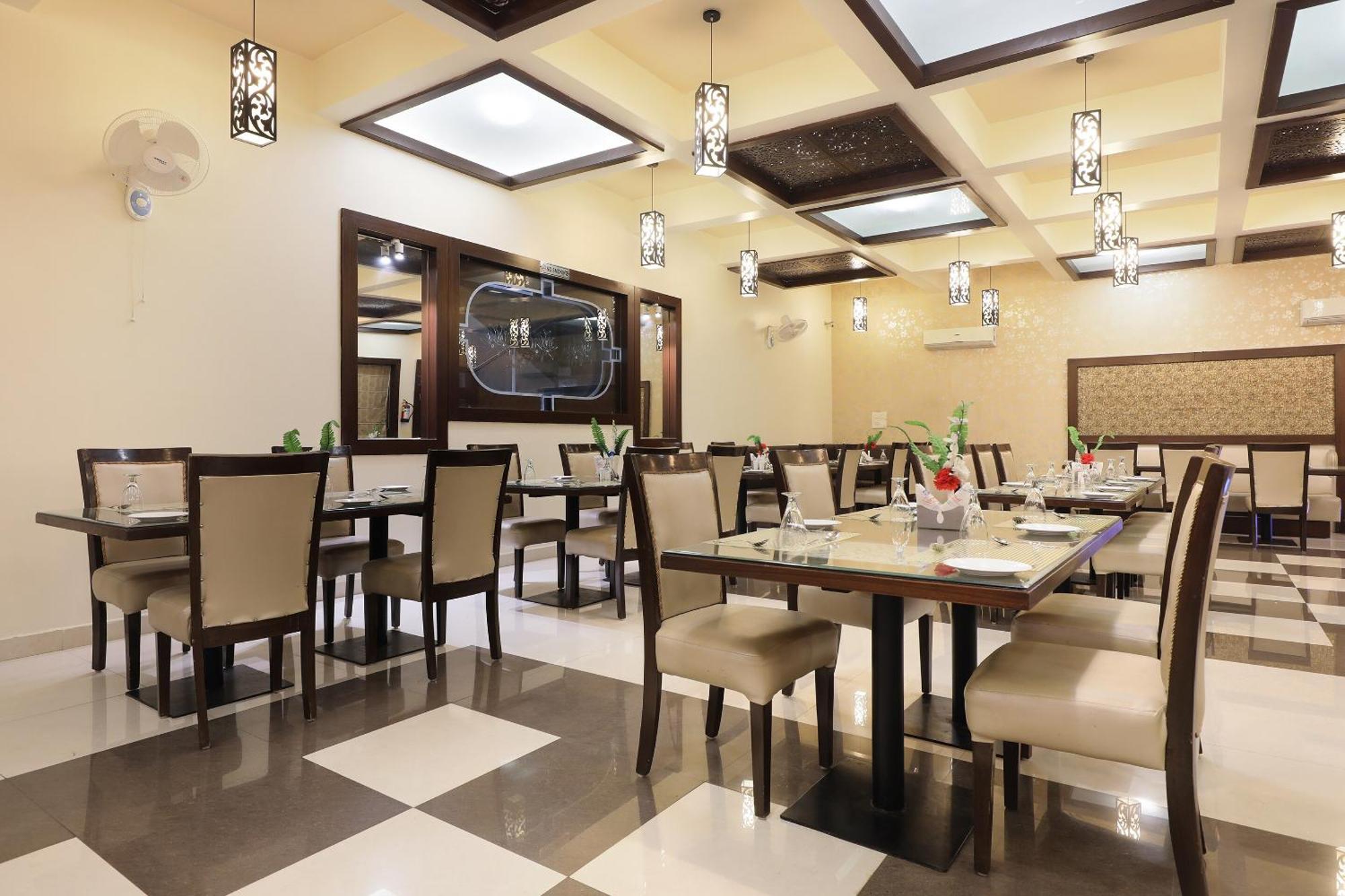 Super Townhouse Lalghati Near Airport 博帕尔 外观 照片
