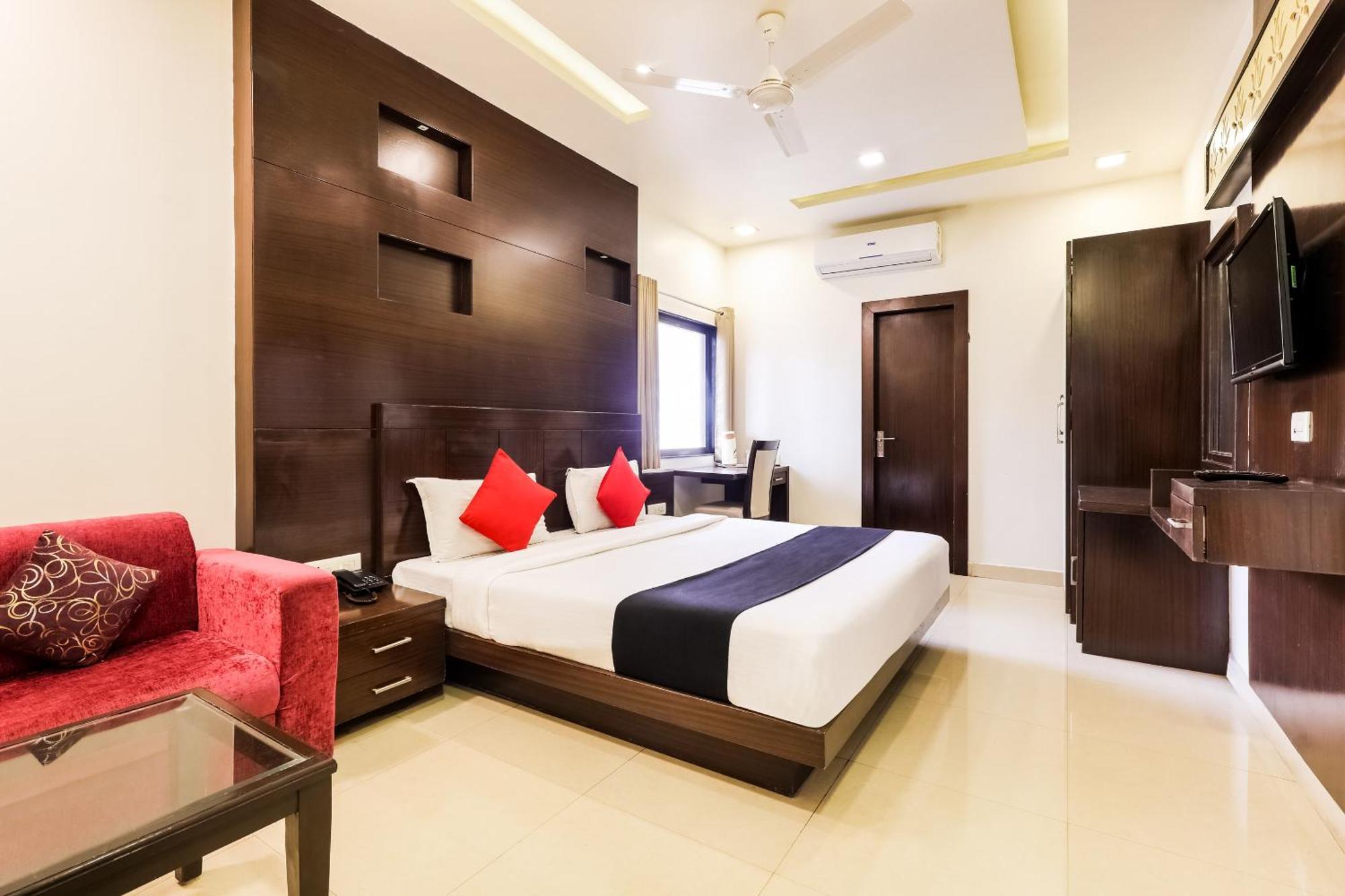Super Townhouse Lalghati Near Airport 博帕尔 外观 照片
