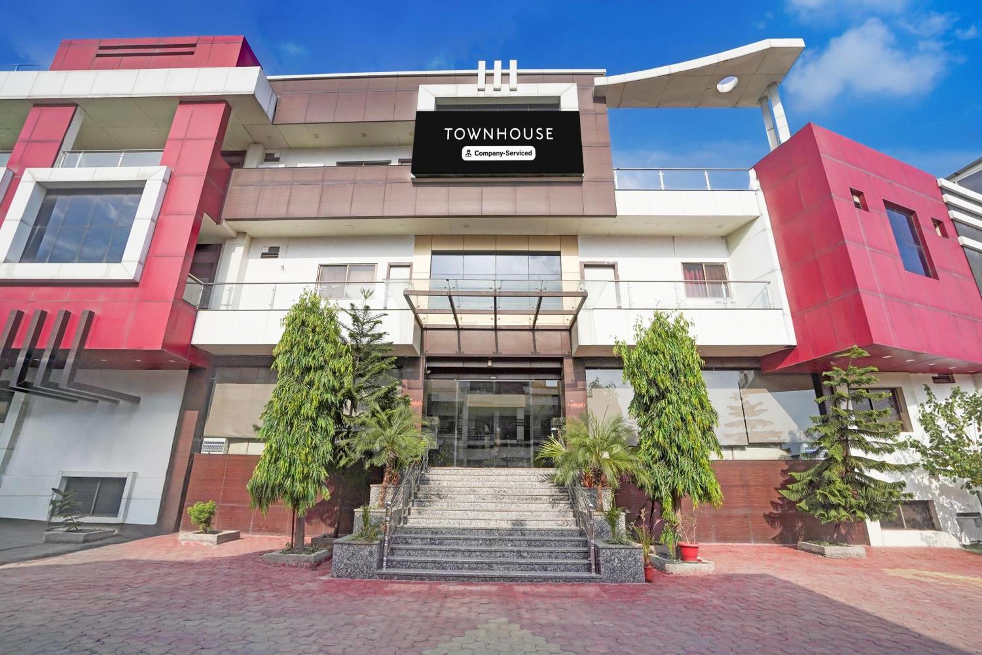 Super Townhouse Lalghati Near Airport 博帕尔 外观 照片