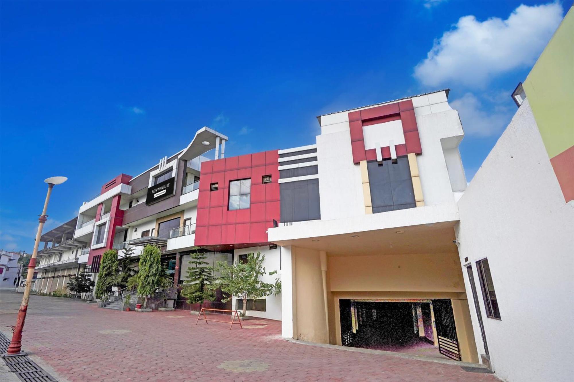 Super Townhouse Lalghati Near Airport 博帕尔 外观 照片