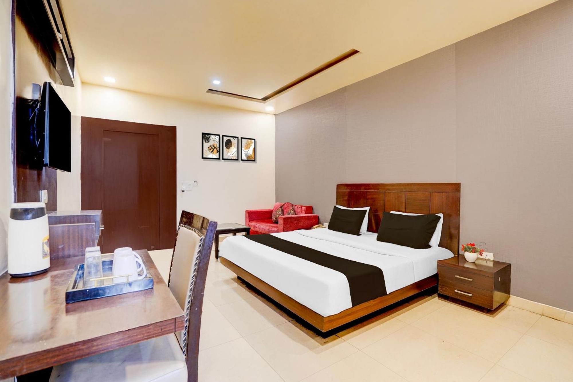 Super Townhouse Lalghati Near Airport 博帕尔 外观 照片