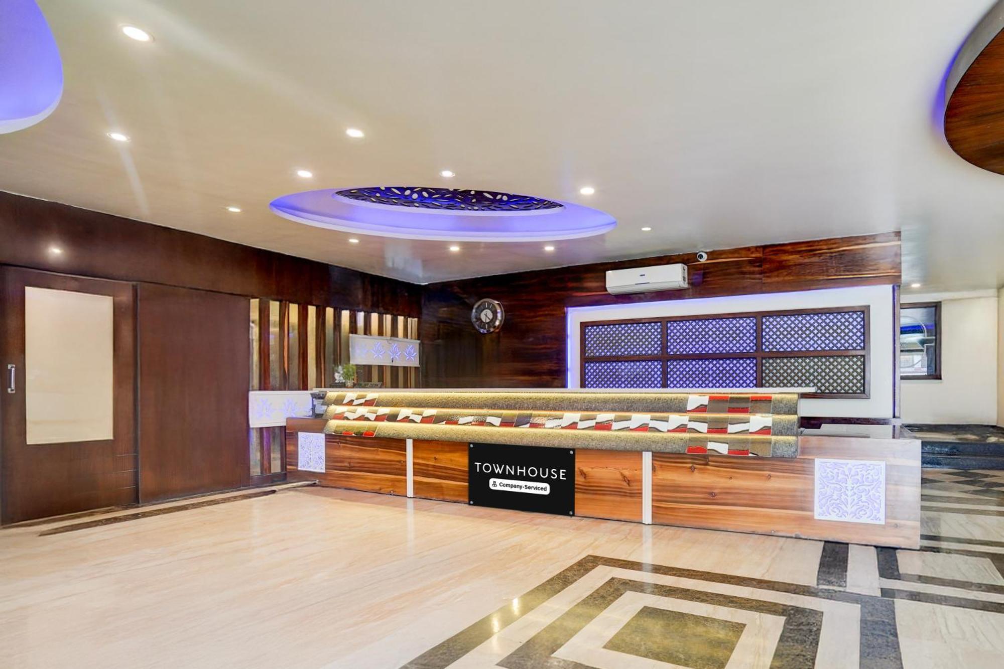 Super Townhouse Lalghati Near Airport 博帕尔 外观 照片