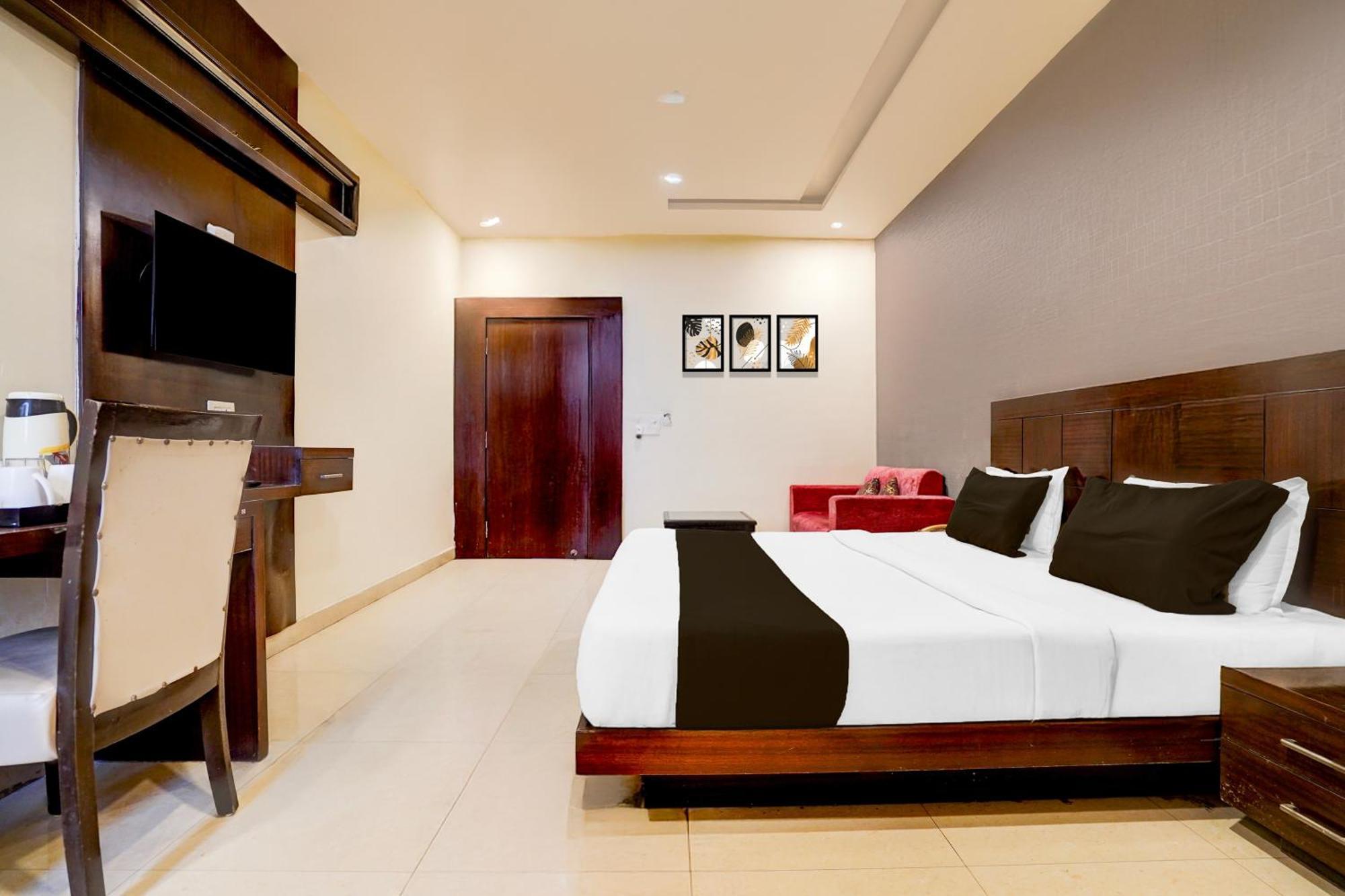 Super Townhouse Lalghati Near Airport 博帕尔 外观 照片